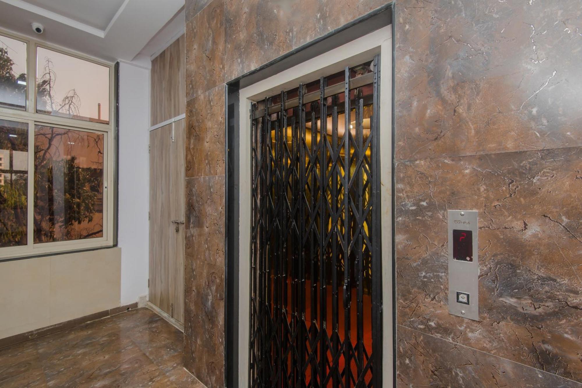Super Hotel O Divine Residency Near Phoenix Marketcity Mumbai Bagian luar foto