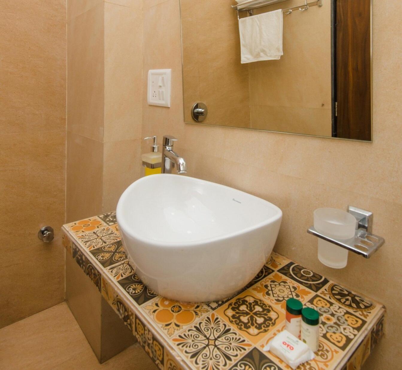 Super Hotel O Divine Residency Near Phoenix Marketcity Mumbai Bagian luar foto