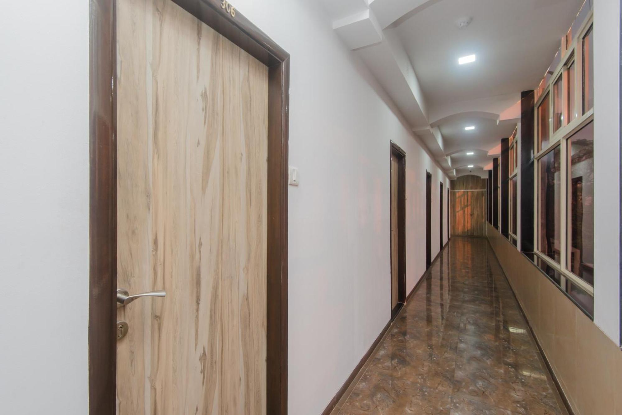 Super Hotel O Divine Residency Near Phoenix Marketcity Mumbai Bagian luar foto