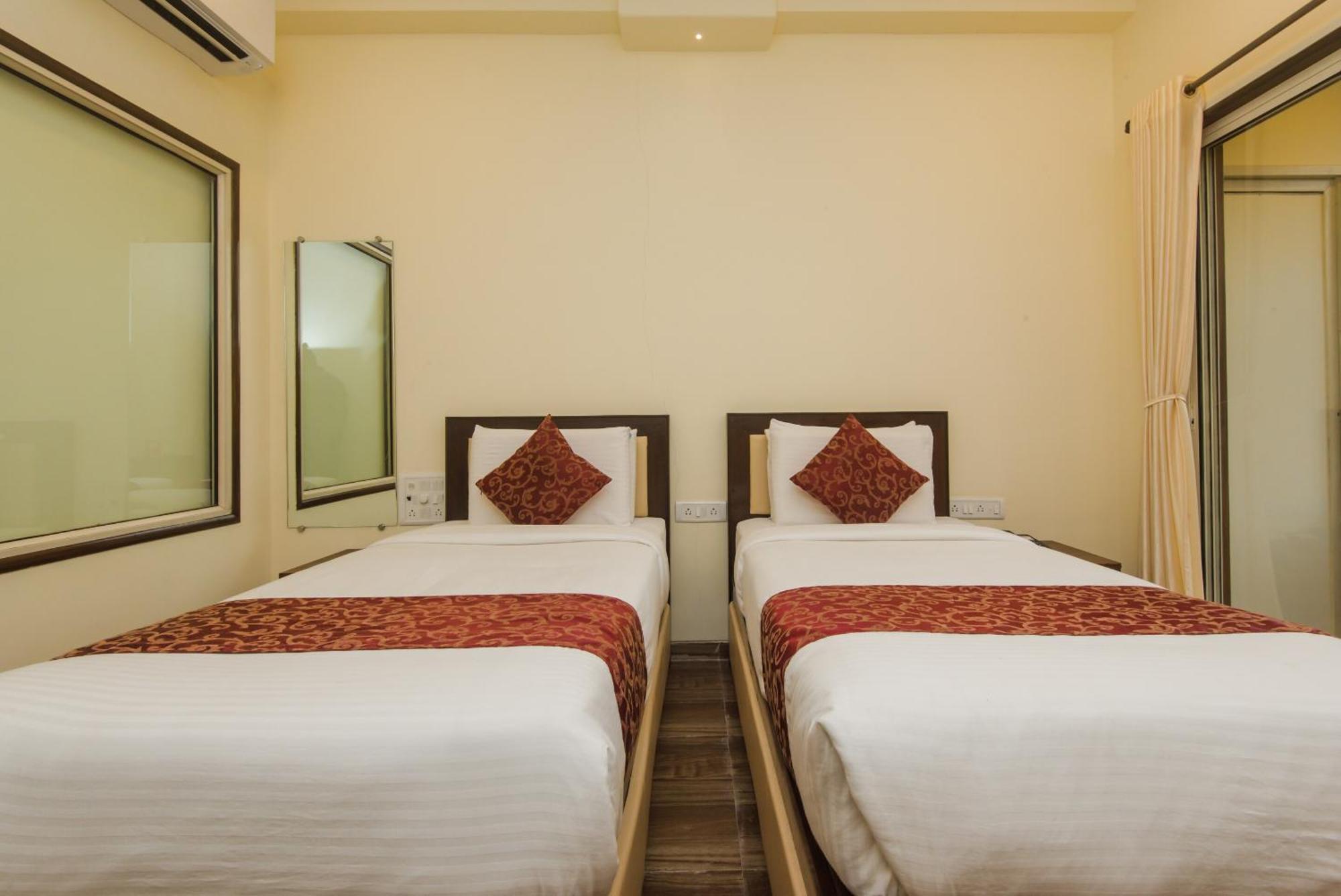 Super Hotel O Divine Residency Near Phoenix Marketcity Mumbai Bagian luar foto