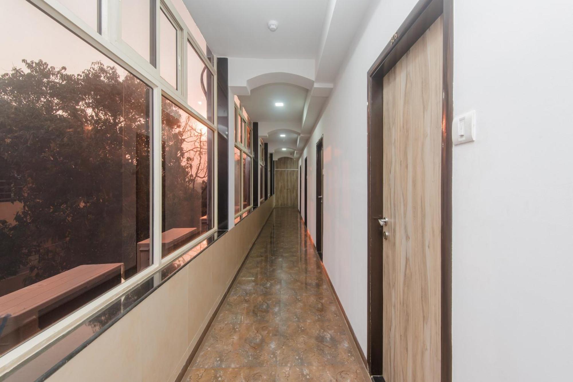 Super Hotel O Divine Residency Near Phoenix Marketcity Mumbai Bagian luar foto